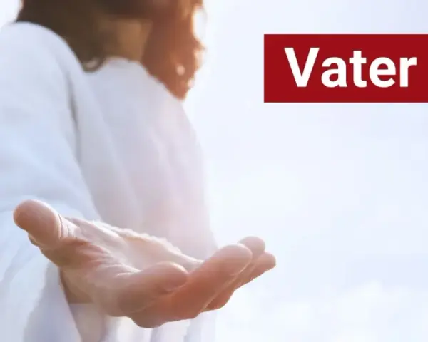 Offene Hand vor hellem Himmel, mit dem Text "Vater unser" auf rotem Grund. Katholische Gebetsaufforderung.