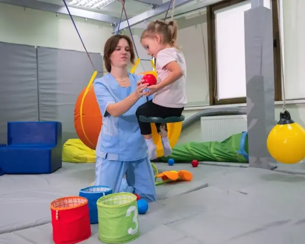 Praca jako terapeuta integracji sensorycznej – oferty i wymagania