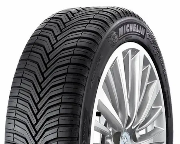 Opona całoroczna Michelin CrossClimate na feldze. Wyniki testu opon całorocznych potwierdzają jej wszechstronność.