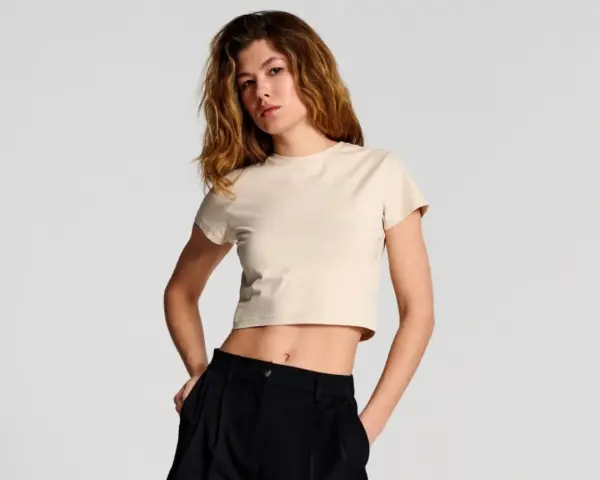 Jak zrobić crop top z bluzki - proste kroki do modnej przemiany