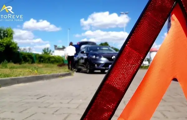 Opel Combo: Jak wyjąć koło zapasowe? Instrukcja krok po kroku