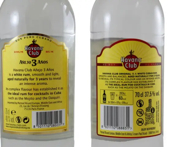 Zwei Flaschen Havana Club Rum, eine mit 40% vol. und die andere mit 37,5% vol.