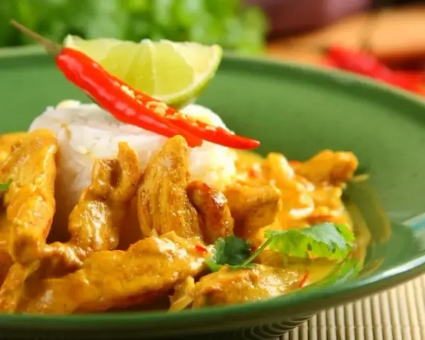 Sekret idealnego sosu curry do kurczaka: przepis i porady eksperta