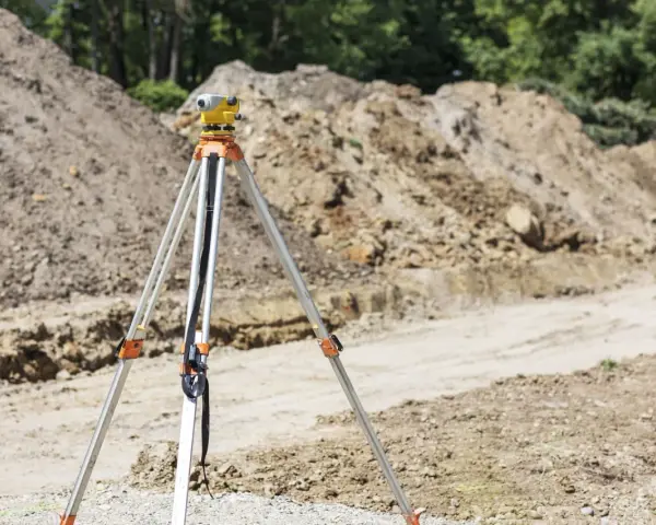 Ile kosztuje podział domu przez geodetę? Uniknij ukrytych opłat!