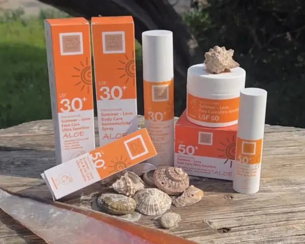 Sommerliche Hautpflege mit Sonnenschutz-Produkten von "That's me Organic". Die Serie "Summer-Love" mit LSF 30 und 50 schützt empfindliche Haut.