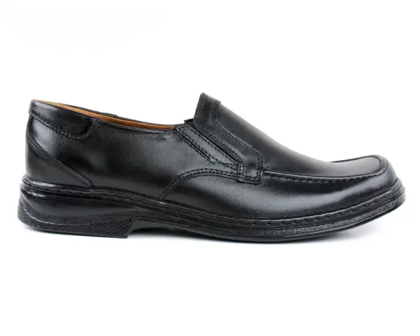 Pełne buty co to znaczy i jak je nosić, aby wyglądać elegancko