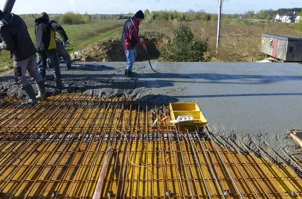 Otulina zbrojenia: Klucz do trwałości i bezpieczeństwa konstrukcji