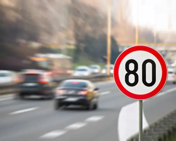Ile można jechać na autostradzie w Polsce? Prędkości, które musisz znać