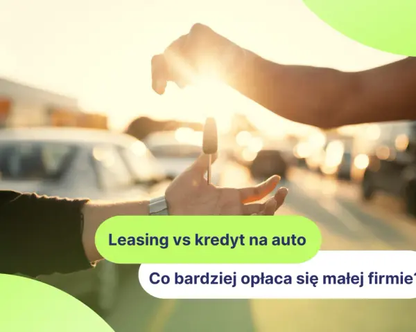 Przekazanie kluczyków do auta symbolizuje wybór między leasingiem a kredytem na auto dla małej firmy.