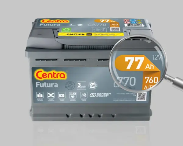 Akumulator Centra Futura 77 Ah, z powiększeniem pokazującym jego parametry.