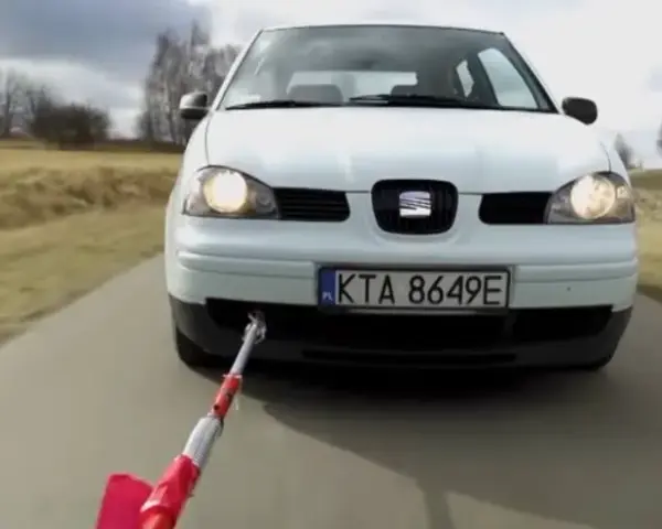 Holowanie auta: Jaki bieg? Manual, automat, elektryk uniknij awarii!