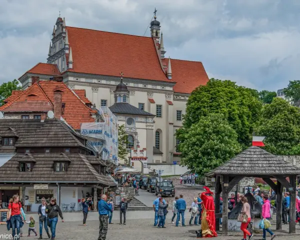 Kazimierz Dolny: przewodnik po atrakcjach, wąwozach i festiwalach