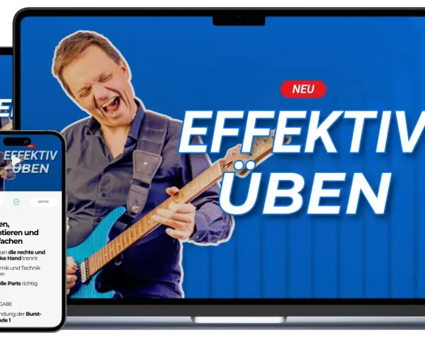 Mann spielt Gitarre, auf Bildschirmen steht "Effektiv Üben".