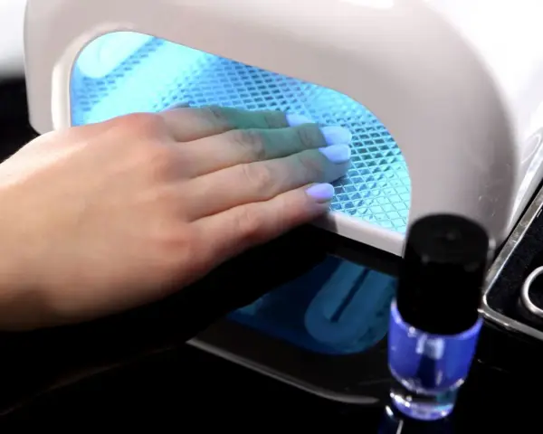 Jaką lampę do paznokci wybrać? DUAL LED 48-86W i opinie z forów.