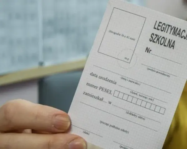Twoja legitymacja szkolna: Czy to dowód tożsamości? Ekspert wyjaśnia