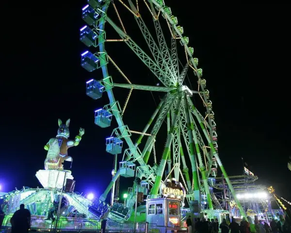 Fotos de parking feria de atracciones de navidad Valencia: Acceso fácil y cómodo