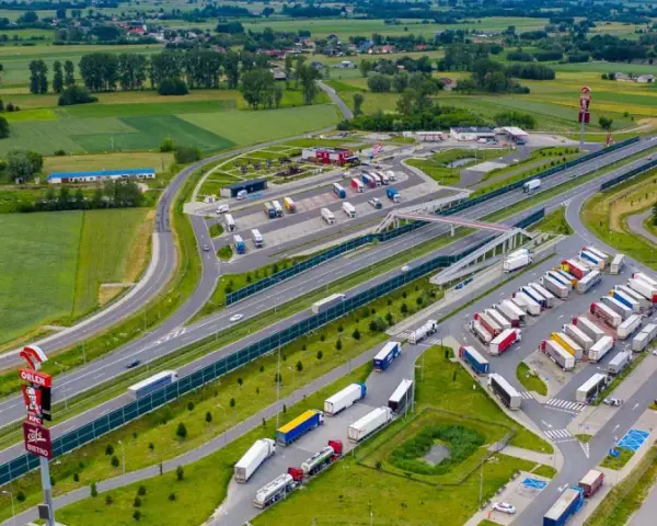 Gdzie zjeść przy autostradzie A2? Najlepsze miejsca na trasie
