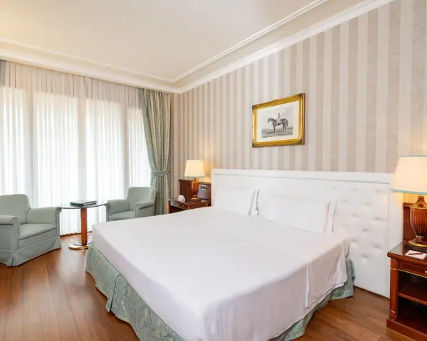 Royal Hotel Carlton Bologna: la tua guida al lusso tra affari e relax.