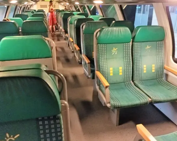 Dojazd do Ustki: Odległość, trasy, pociąg, autobus bez stresu!