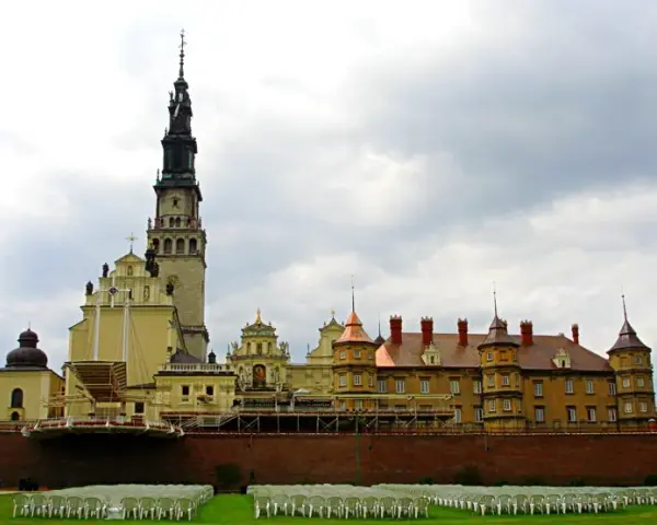 Kiedy powstał klasztor na Jasnej Górze? Poznaj jego fascynującą historię