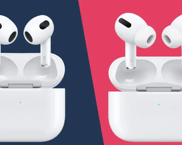 Zwei weiße Apple AirPods (3. Gen. links, Pro rechts) in ihren geöffneten Ladecases, geteilt durch einen Farbverlauf.