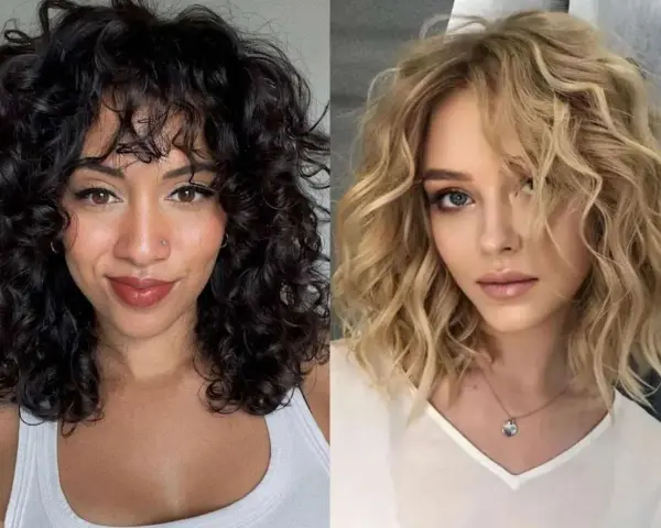 Dos mujeres con media melena ondulada natural. Una con pelo oscuro y rizado, la otra con pelo rubio y ondas suaves.