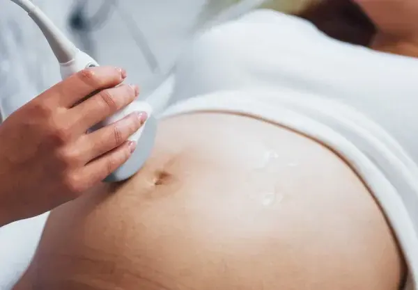Badania prenatalne NFZ - komu przysługują i jak je uzyskać?