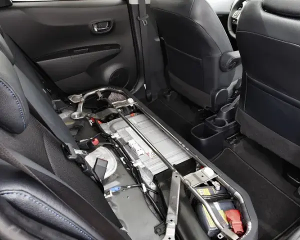 Gdzie jest akumulator w Toyota Yaris Hybrid? Oto co musisz wiedzieć
