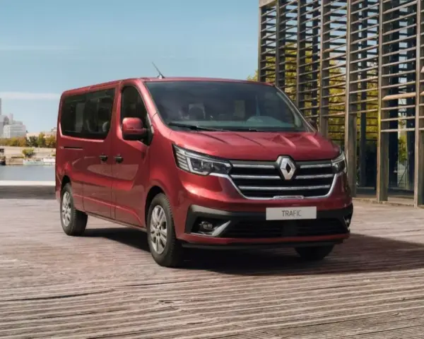 Jaki bus 9-osobowy wybrać? Ranking, koszty, elektryk czy diesel?