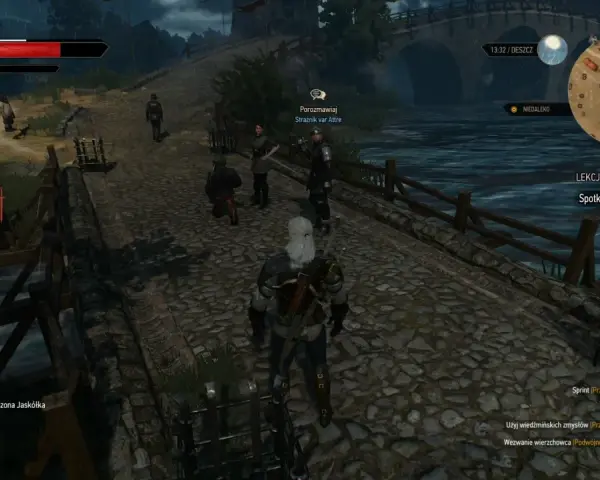 Geralt na moście w Novigradzie, przygotowuje się do lekcji szermierki z Rosą.