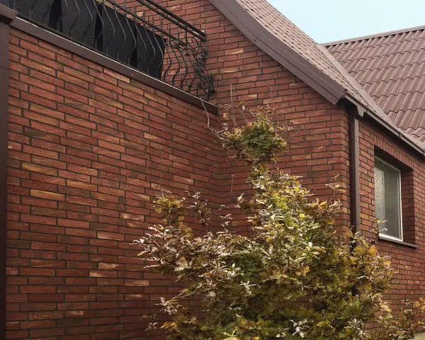 Elewacja DIY: Przewodnik krok po kroku i oszczędności do 24 000 zł