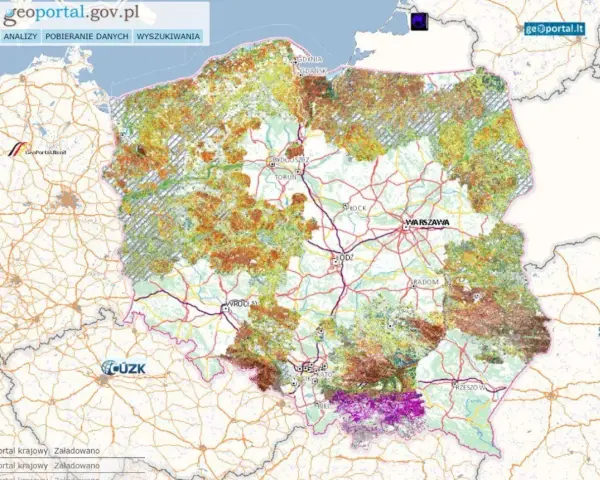 Mapa Polski z kolorowymi obszarami wskazującymi różne klasy ziemi. Widoczne miasta: Warszawa, Wrocław, Gdańsk.