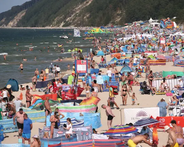 Temperatura wody w Bałtyku: Kiedy i gdzie jest najcieplej?