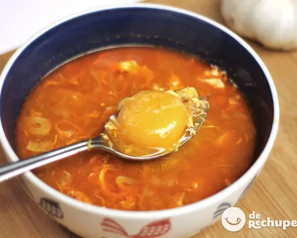 La sopa de ajo definitiva: ingredientes, pasos y errores a evitar
