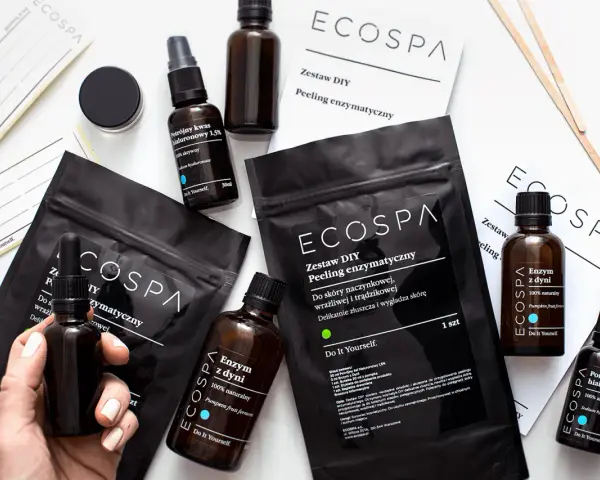 Zestaw DIY Ecospa: jaki peeling do cery trądzikowej? Enzymatyczny, delikatnie złuszczający, z dyni i potrójnym kwasem hialuronowym.