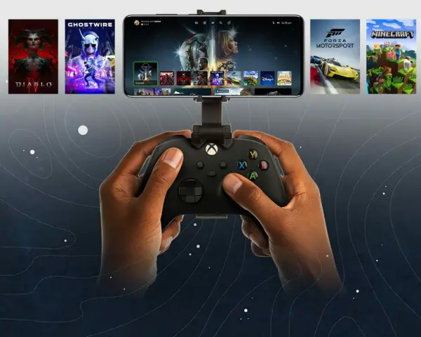 Ręce trzymają kontroler Xbox, grając w gry przez xbox cloud na telefonie. Widoczne gry: Diablo, Ghostwire, Forza Motorsport, Minecraft.