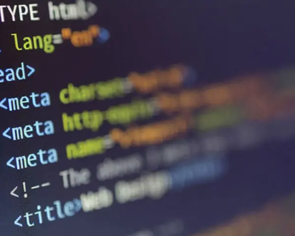Kod HTML w Notatniku: <!DOCTYPE html> <html lang="en"> <head> <meta charset="UTF-8"> <meta http-equiv="X-UA-Compatible" content="IE=edge"> <meta name="viewport" content="width=device-width, initial-scale=1.0"> <!-- The above meta tags --> <title>Web De...