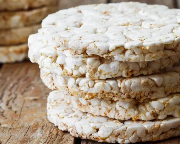 Ile kalorii mają wafle ryżowe? Prawda o IG i diecie.