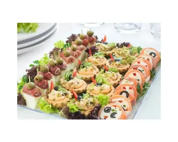 Catering dla 30 osób: od 3000 zł! Jak zaplanować budżet?
