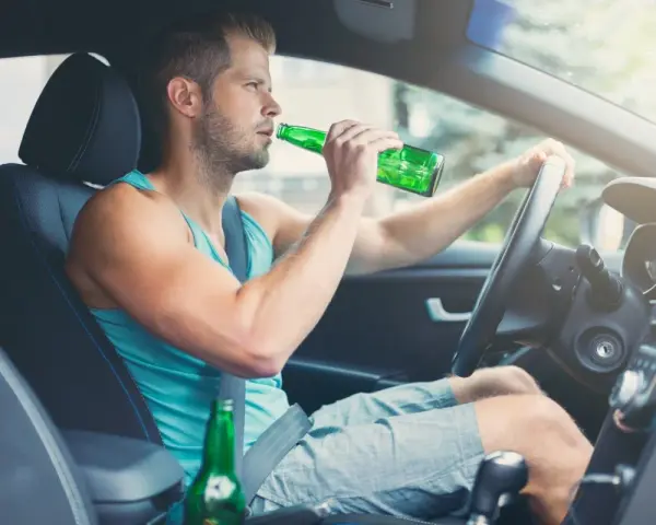 Ile alkoholu do Izraela? Dokładne limity i jak uniknąć kar