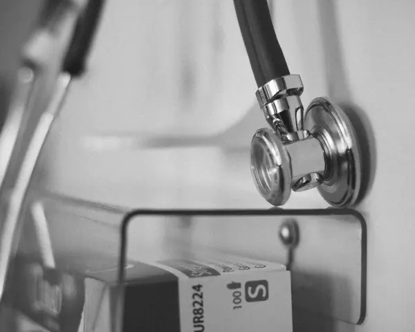 Stetoskop i pudełko rękawiczek. Zastanawiasz się, co kupić lekarzowi w ramach podziękowania?
