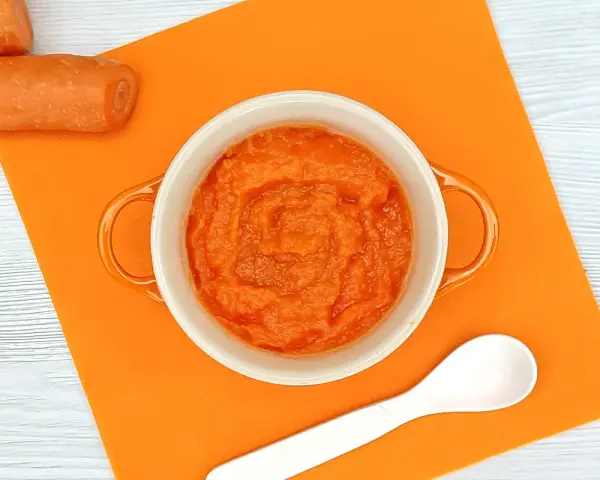 Puré de zanahoria listo para disfrutar. Ideal para recetas con zanahoria, fácil y saludable.