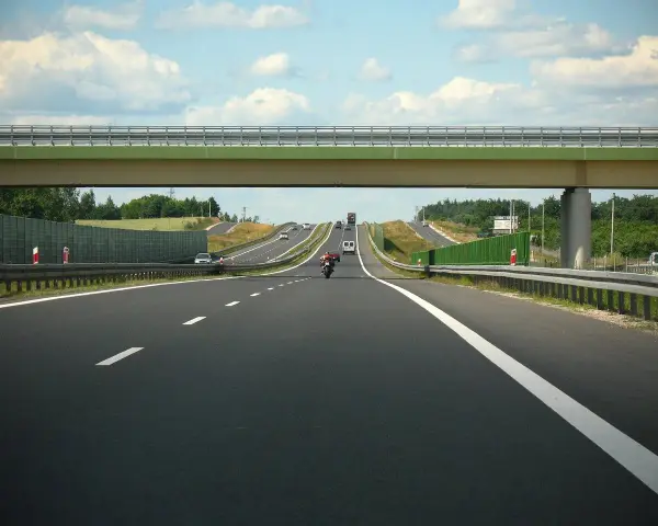 Ile kosztuje budowa autostrady? Zaskakujące fakty i różnice w cenach