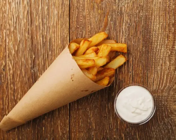 Frytki belgijskie czym się różnią od tradycyjnych? Odkryj sekrety smaku