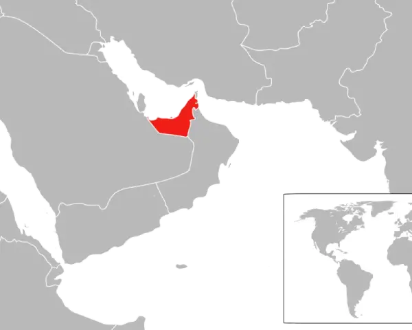 Mapa pokazuje Zjednoczone Emiraty Arabskie, gdzie leży Dubaj, na Półwyspie Arabskim.