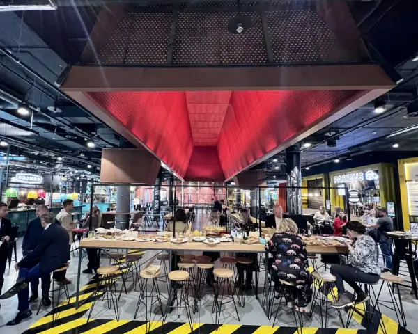 Galeria Młociny: Atrakcje, Rozrywka i Gastronomia - Twój Przewodnik