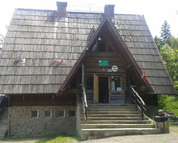 Bacówka pod Honem – idealne miejsce na wypoczynek w Bieszczadach