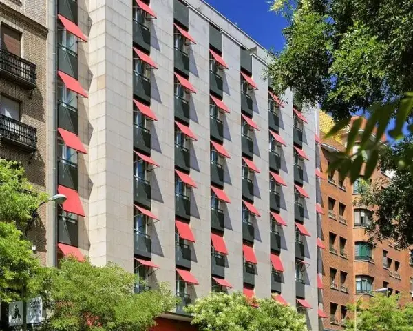 Hotel Vincci Soma: Conoce sus increíbles servicios y ubicación en Madrid