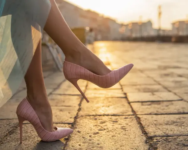 Wygodne obcasy na co dzień: Elegancja bez bólu - Poradnik