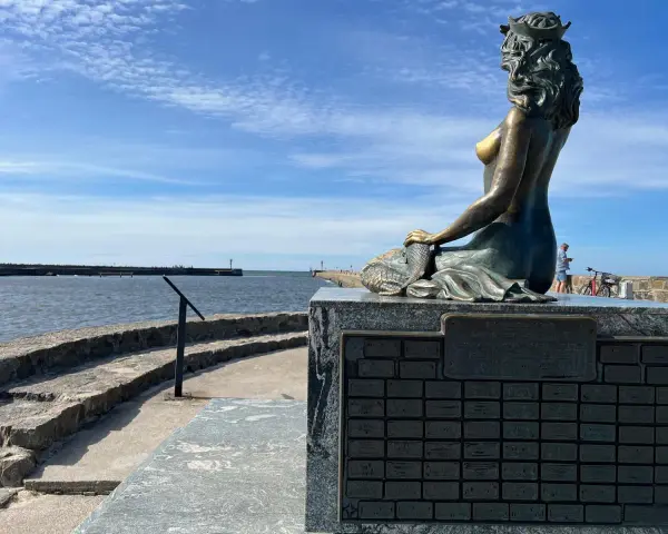 Ustka co zwiedzić? Odkryj sekrety kurortu: plaże, historię, atrakcje